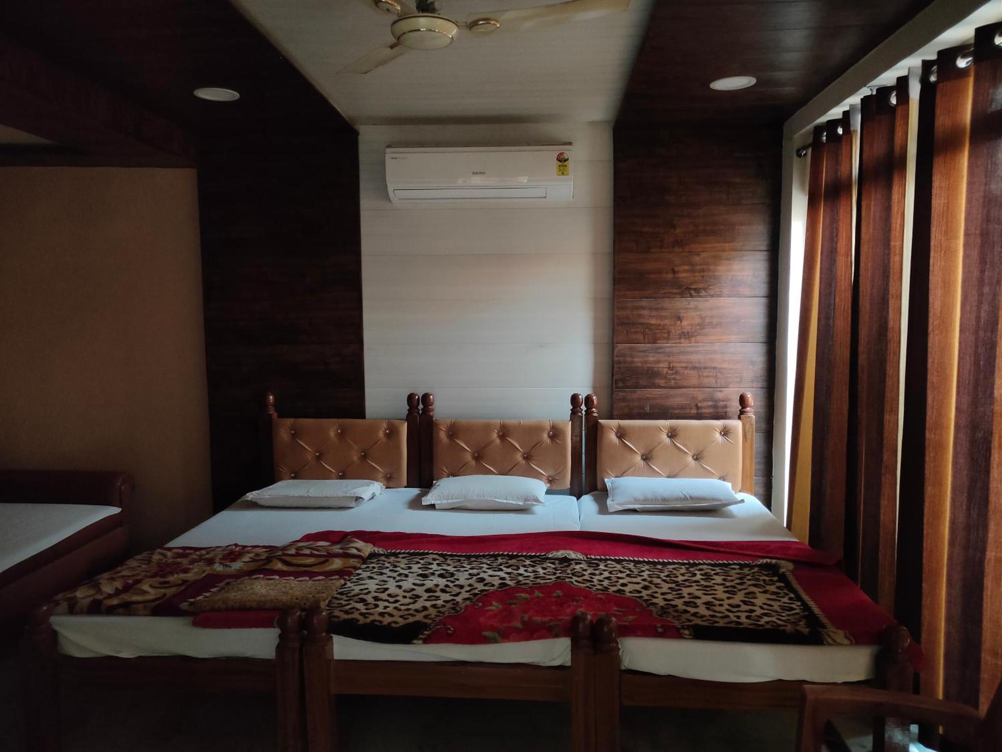 Sgh Guest House 마투라 외부 사진