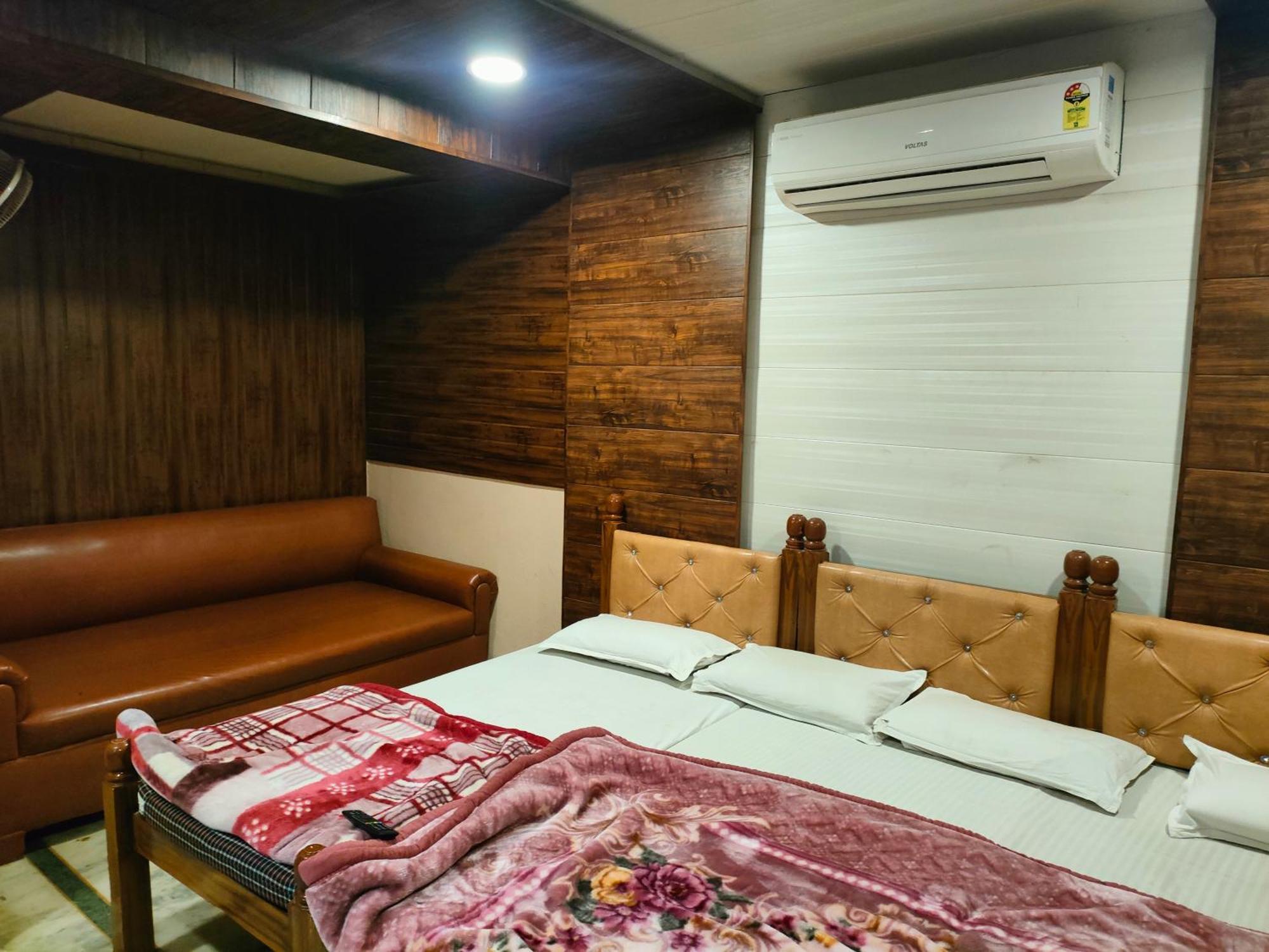 Sgh Guest House 마투라 외부 사진
