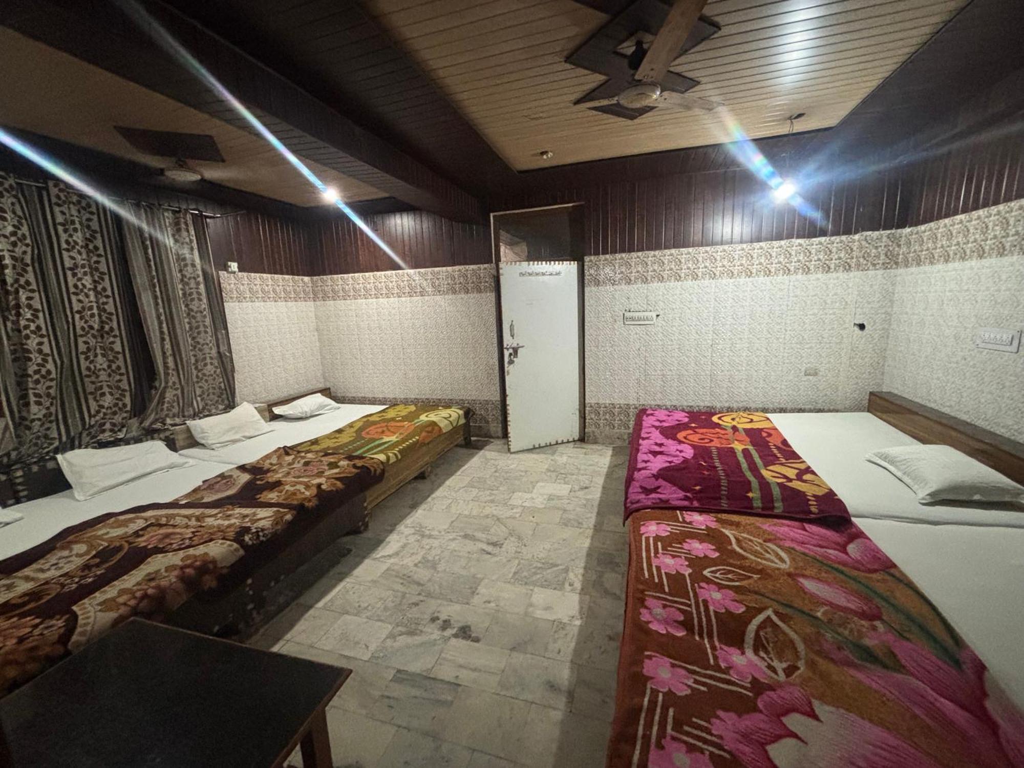 Sgh Guest House 마투라 외부 사진