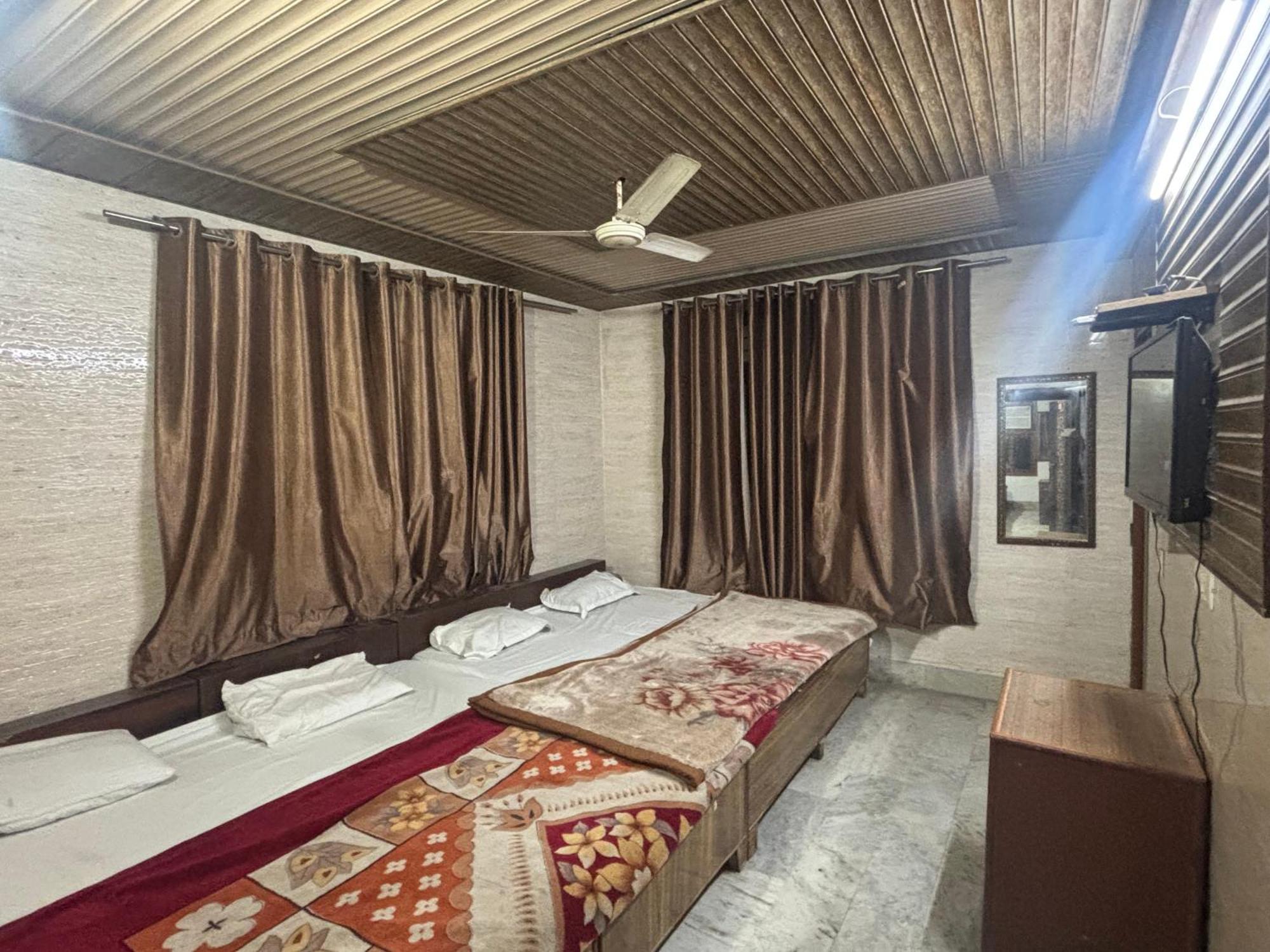 Sgh Guest House 마투라 외부 사진