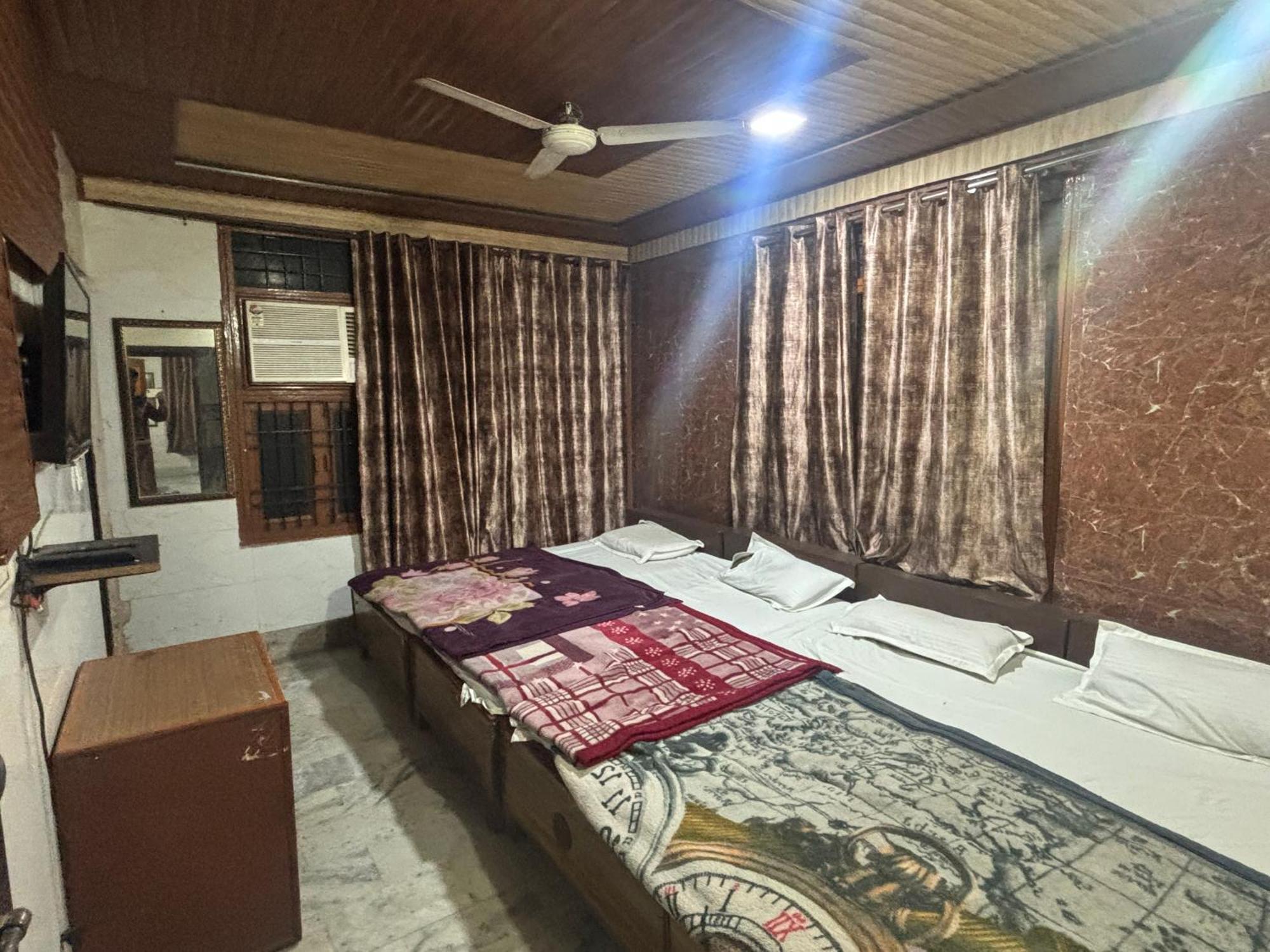 Sgh Guest House 마투라 외부 사진