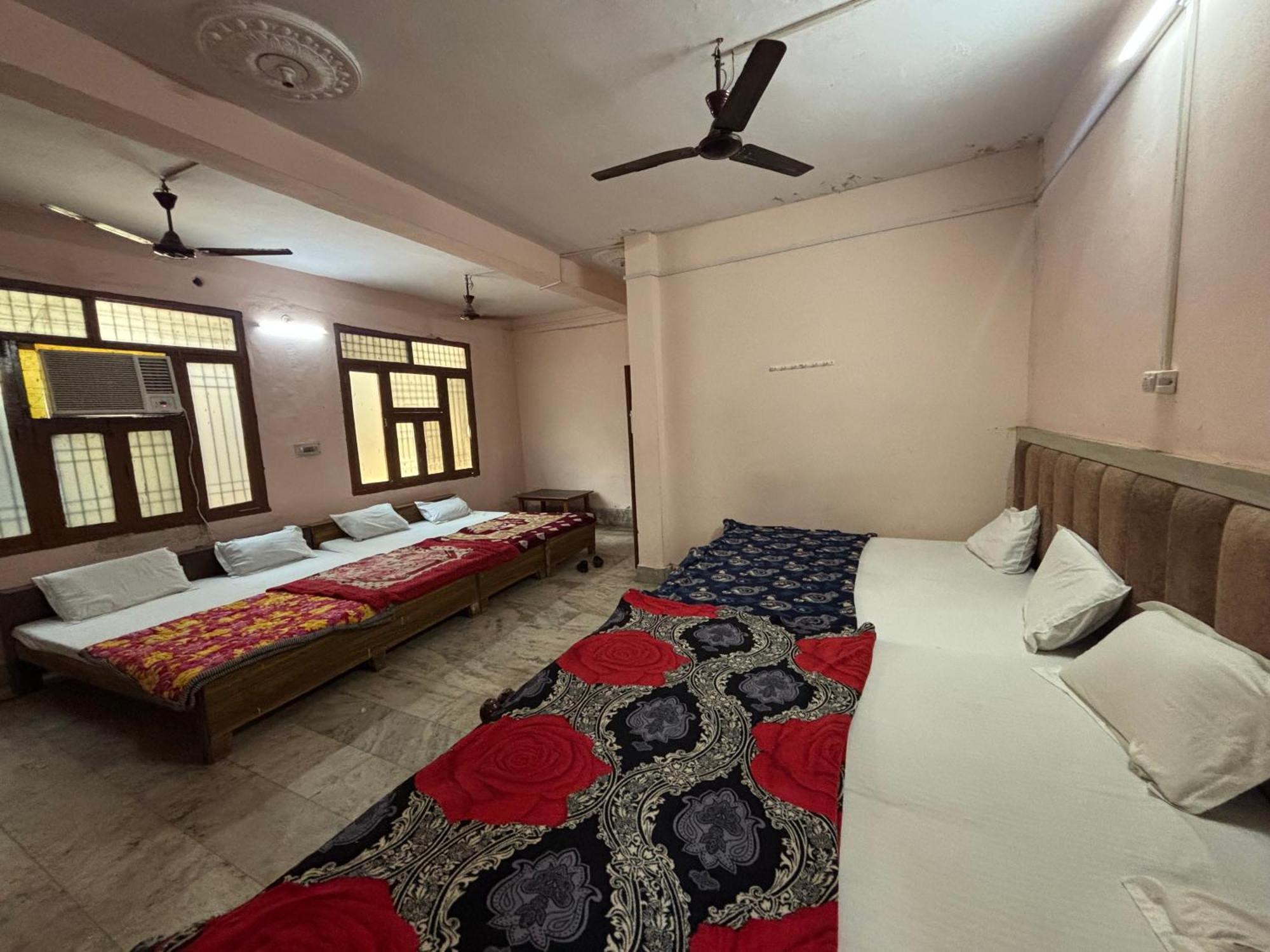 Sgh Guest House 마투라 외부 사진