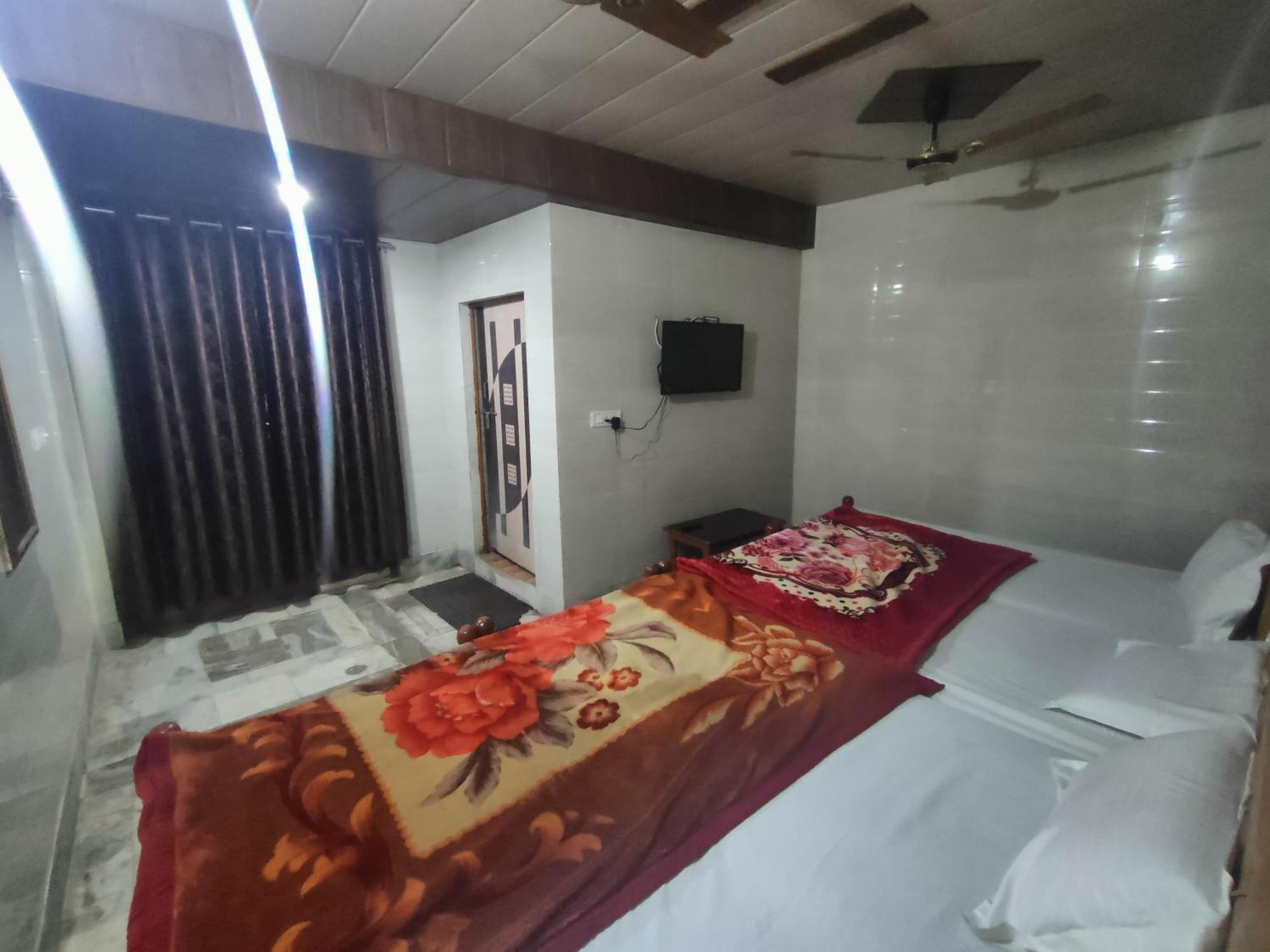 Sgh Guest House 마투라 외부 사진
