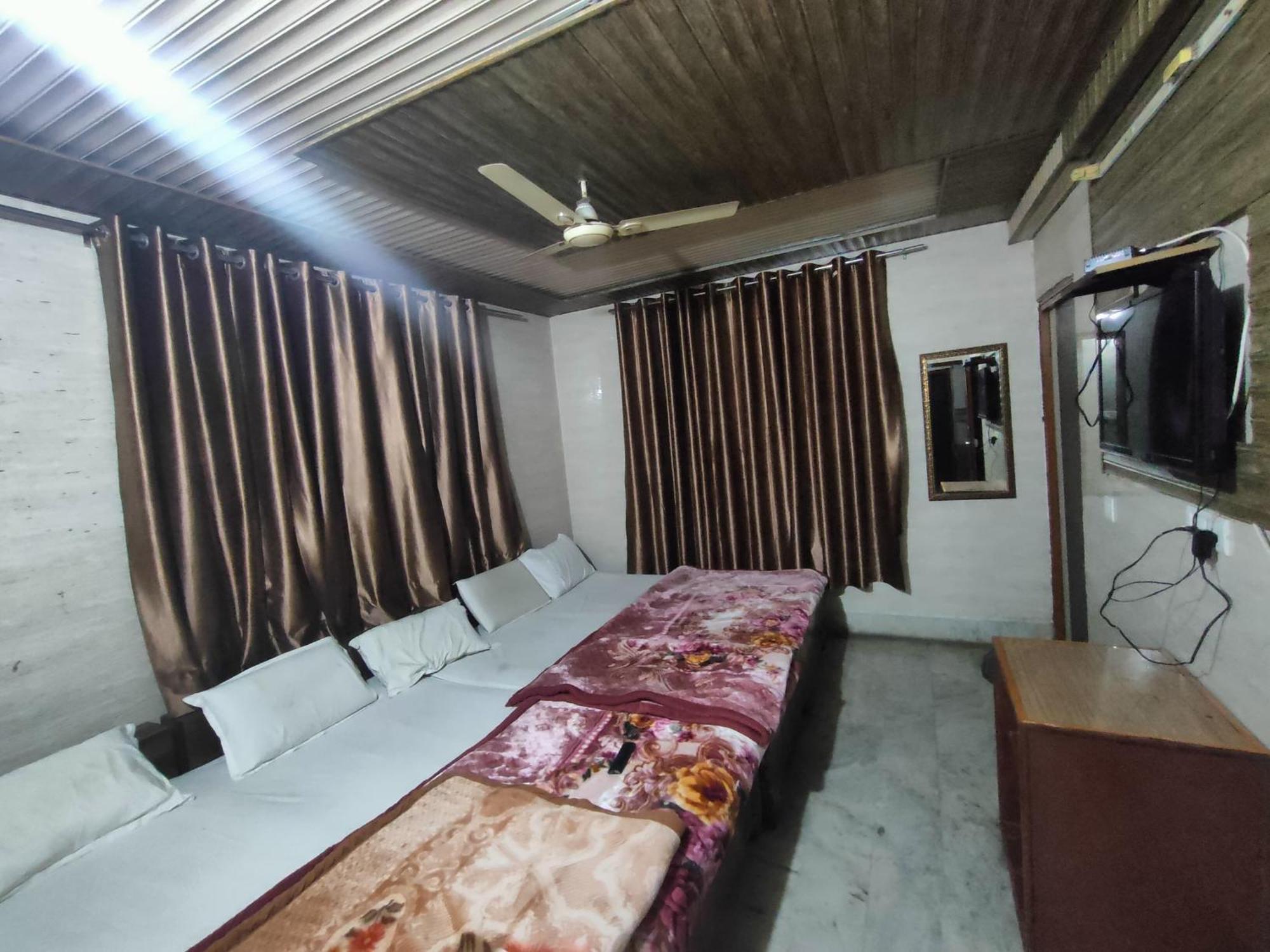 Sgh Guest House 마투라 외부 사진